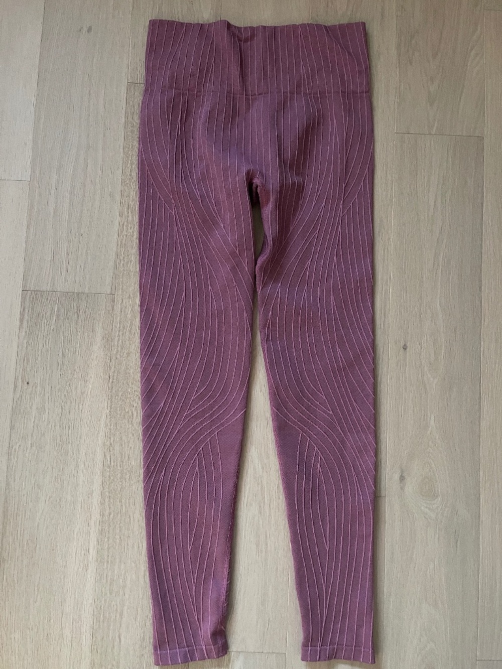 NWOT Fabletics high-waist rose size M sculpting leggings $35